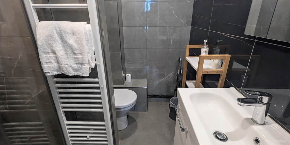 Salle de bain individuelle hotel jean bart paris 6 jardin du luxembourg