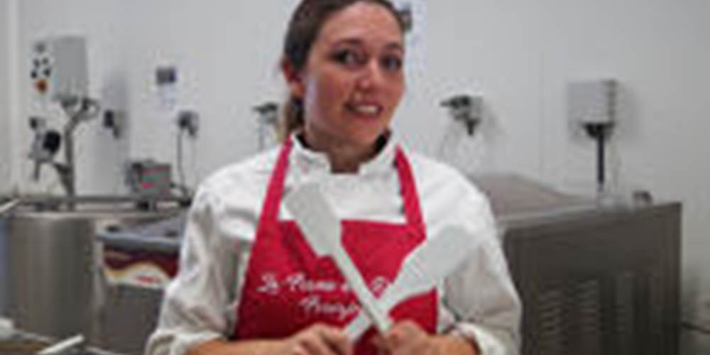 Visite dans les coulisses,fabrication glaces - delices foreziens - st cyr les vignes - loire - 42 - crédit photo Office de tourisme Forez Est. HD photo