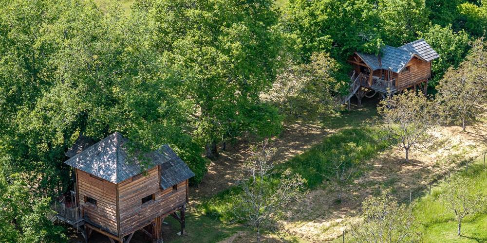 Domaine INYAQAB Cause de Clérans gîte et cabanes perchées crédit photo logadrone