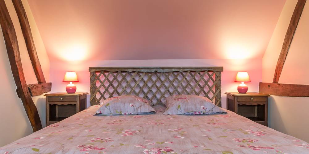 Lit queen size - Gîte du Petit Coq - aux3nidsfleuris