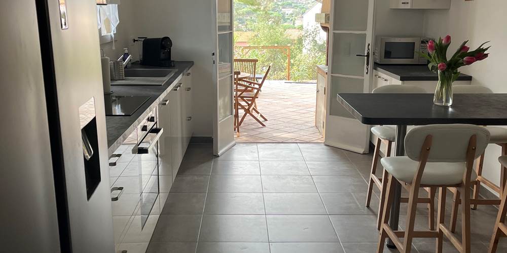 Modern Kitchen with terrace and garden access, Villa Lou Pantaï