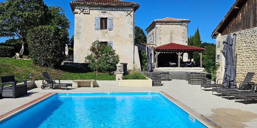 LB pool 2 houses and covered terrace