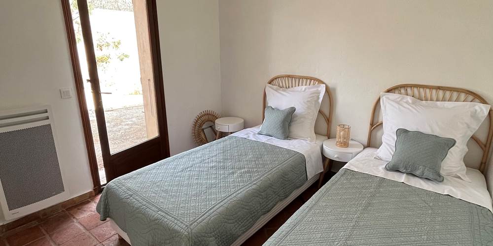 Bedroom with two singles 2
