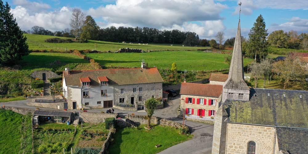 Gite la belle du clocher St pardoux d'arnet proche Crocq Terra Aventura