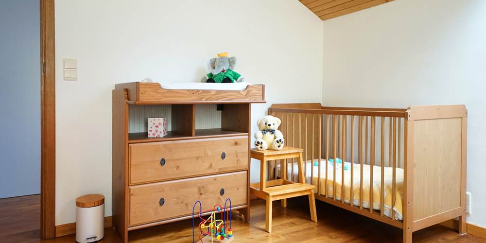 Coin bébé dans chambre parents