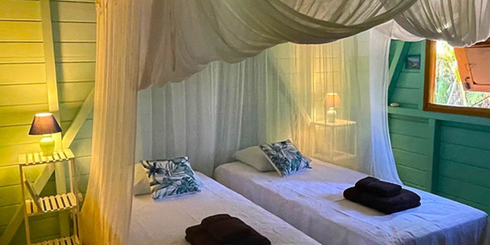 Chambre climatisée ou ventilée avec 2 lits 90 x 200