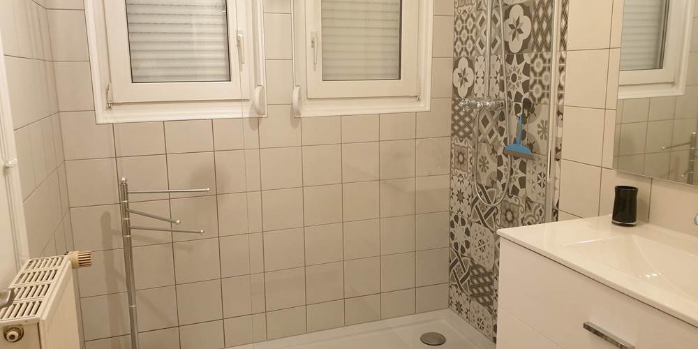 SALLE DE BAIN DU BAS