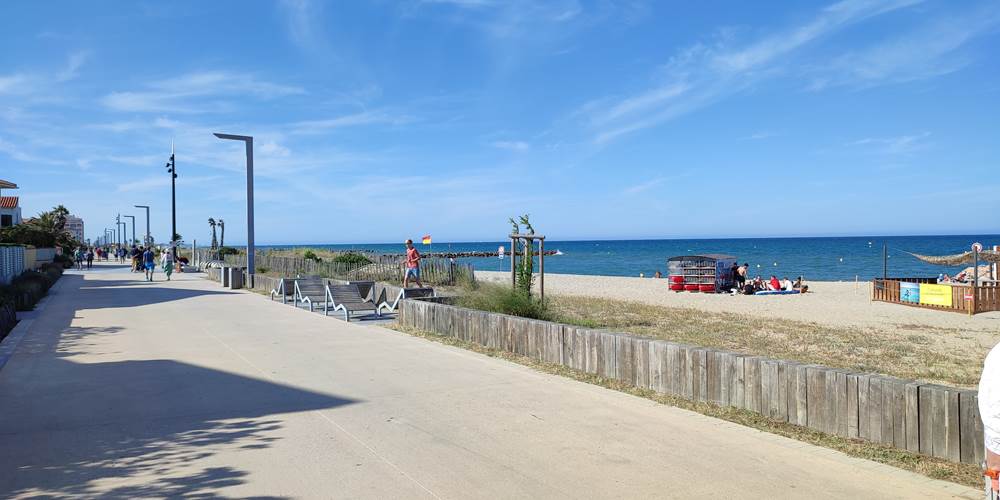 plage et promenade