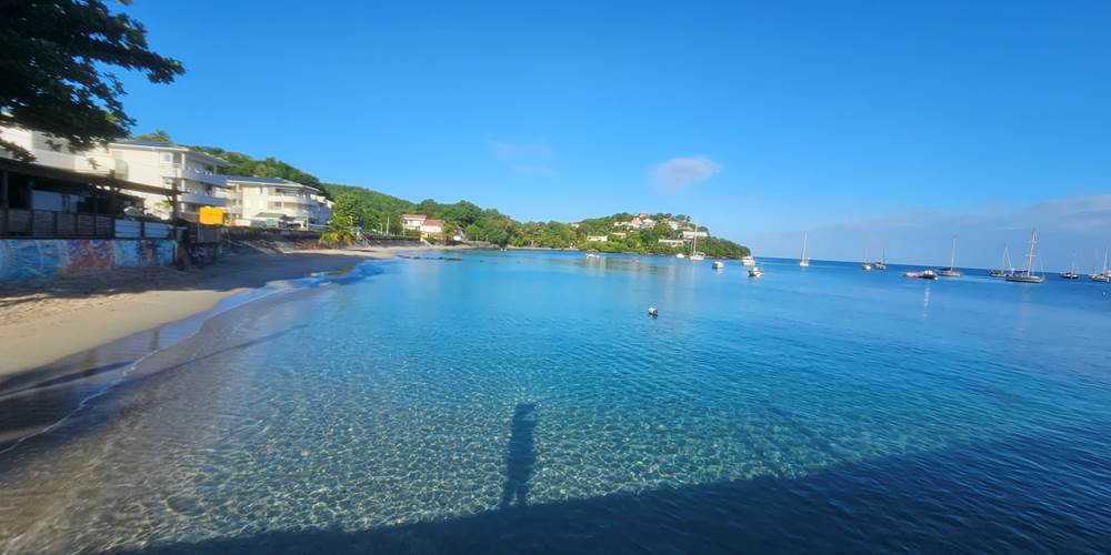 La belle plage de l anse Mitan à 5 minutes à pied