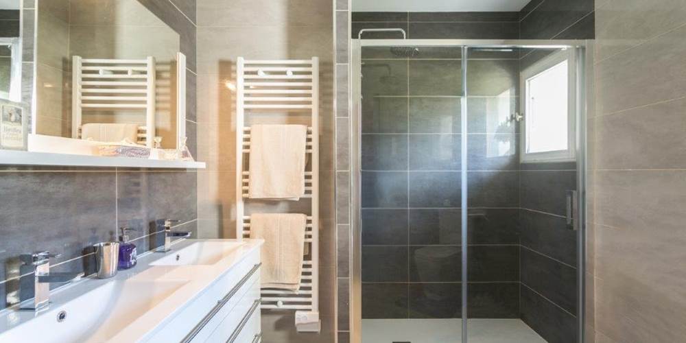 la salle de bain de la chambre Lavande