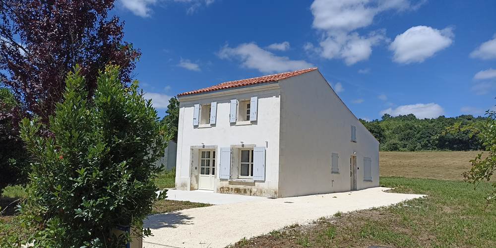 Façade vue côté droit