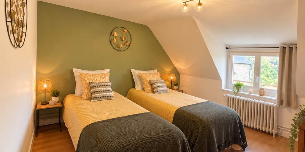 Gîte la belle du Clochet - St PArdoux d'Arnet - Chambre étage