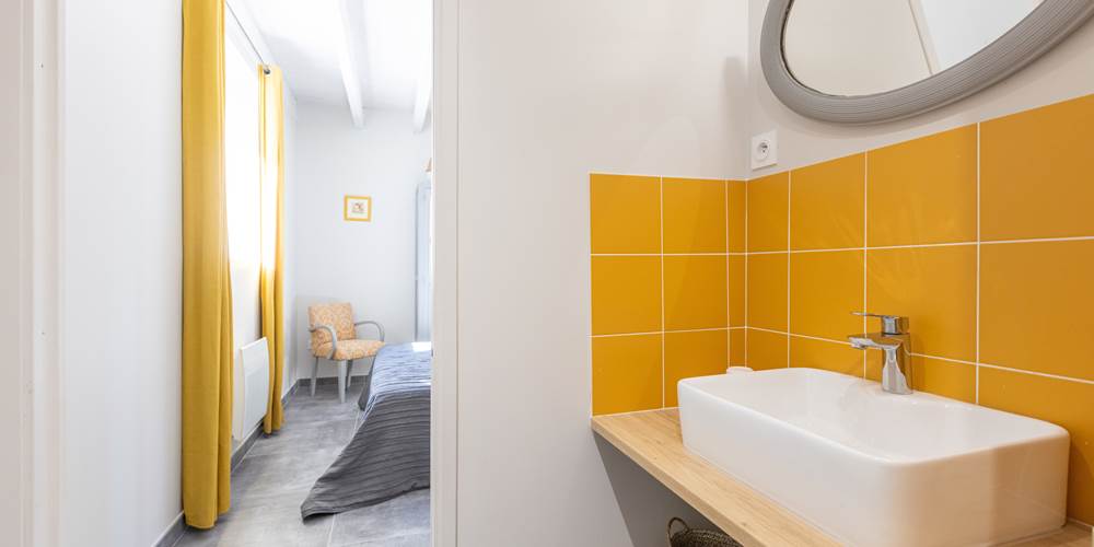 CHAMBRE REZ DE CHAUSSÉE LIT DE 160