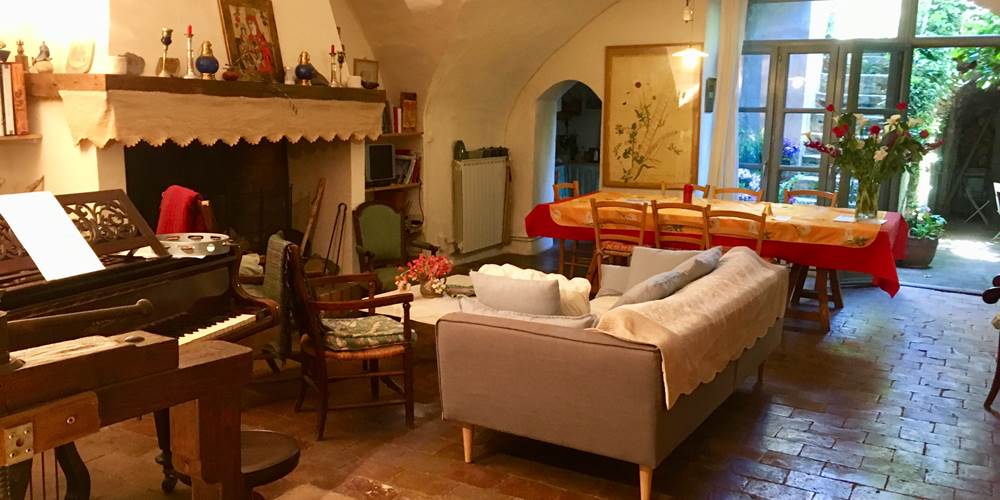 salon, piano et salle-à-manger