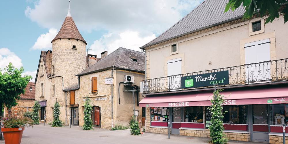 Les commerces de Saint Julien de Lampon