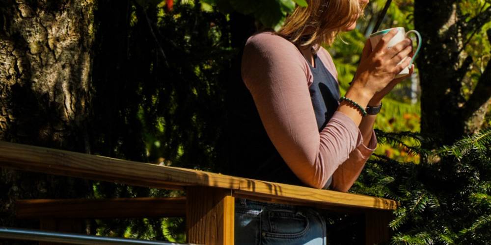 terrasse-moment-cafe-nature-gite-ocimes-la-bresse