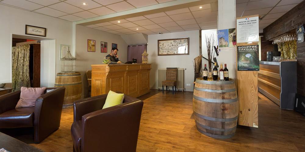 La réception du Relais de Vellinus Hôtel Beaulieu sur Dordogne