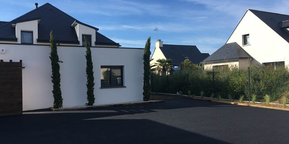 villa charles & ashton parking
