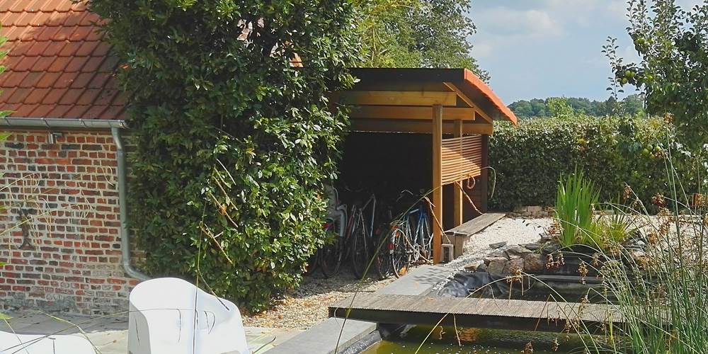 Détente près de l'étang