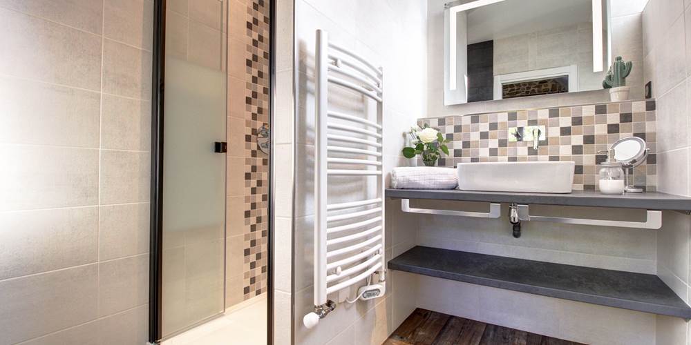 grande salle de bain douche italienne