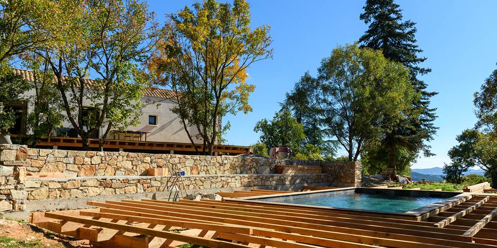 terrasse piscine en cours de construction (octobre 2025)