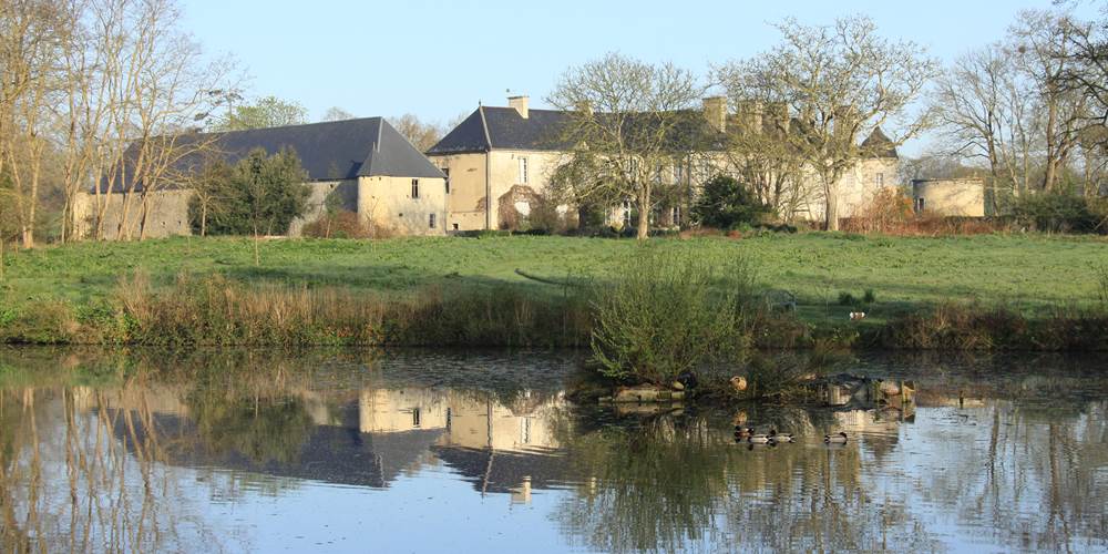 L'Etang avec ses canards _acces par chemin pédestre_