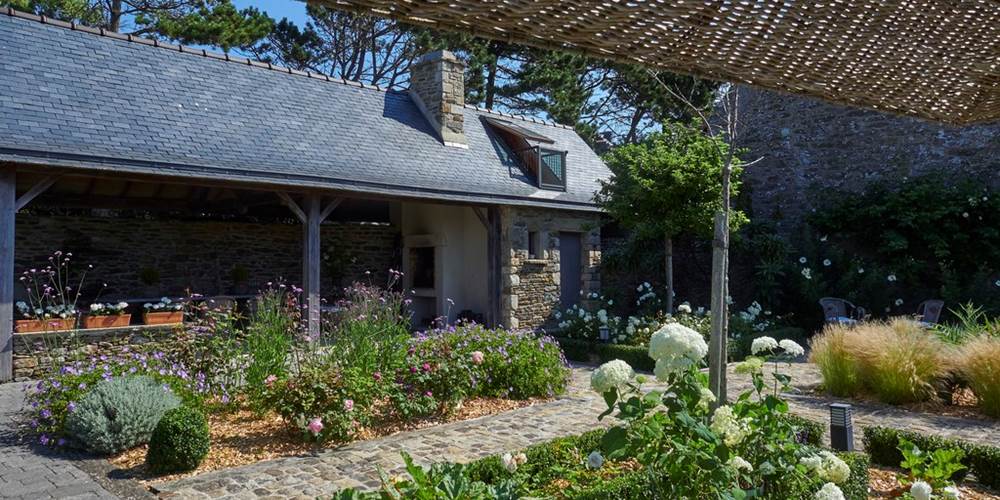 Jardin clos des galets blancs (Copier)
