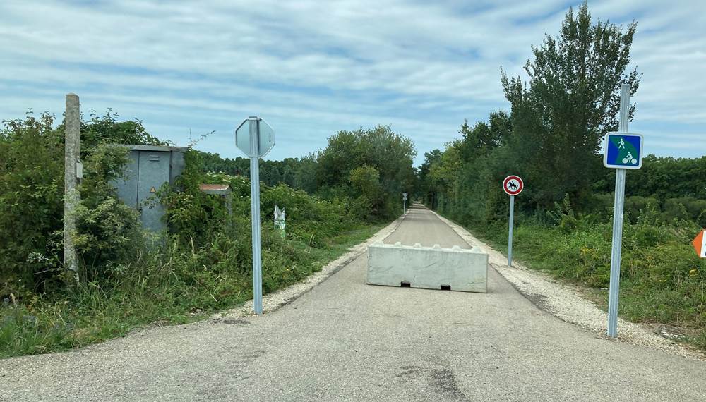 PONT ROUGE CANAL AU BOUT