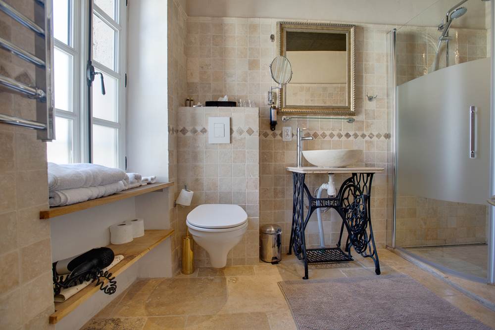 Noilly Prat bathroom1
