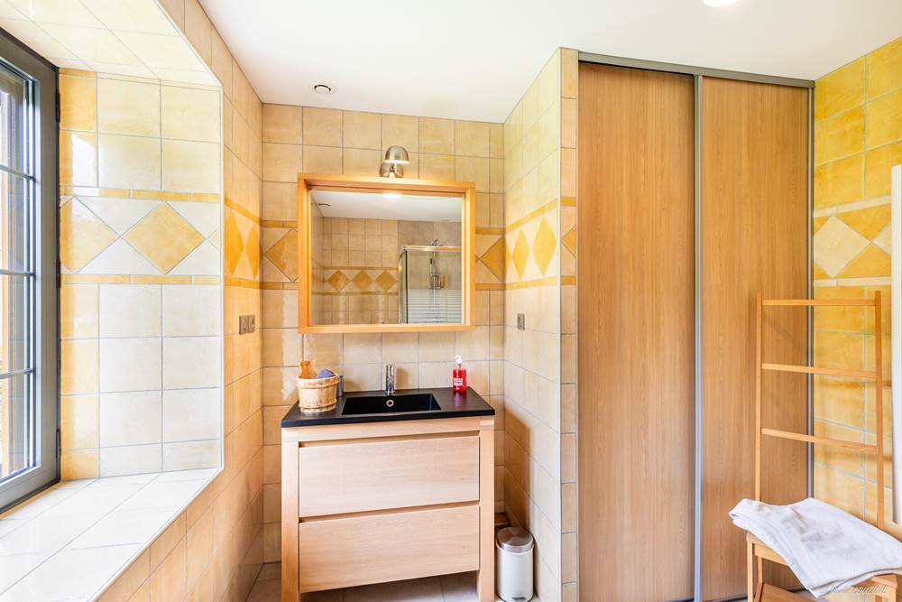 Salle de Bain Chambre2 BedinBellongue