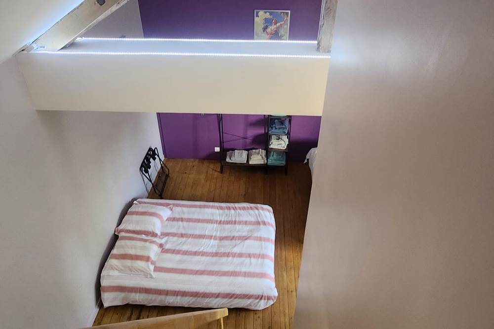 Vue depuis la mezzanine dans la chambre le V