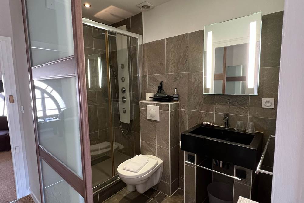 Salle de bain Chambre 8-3