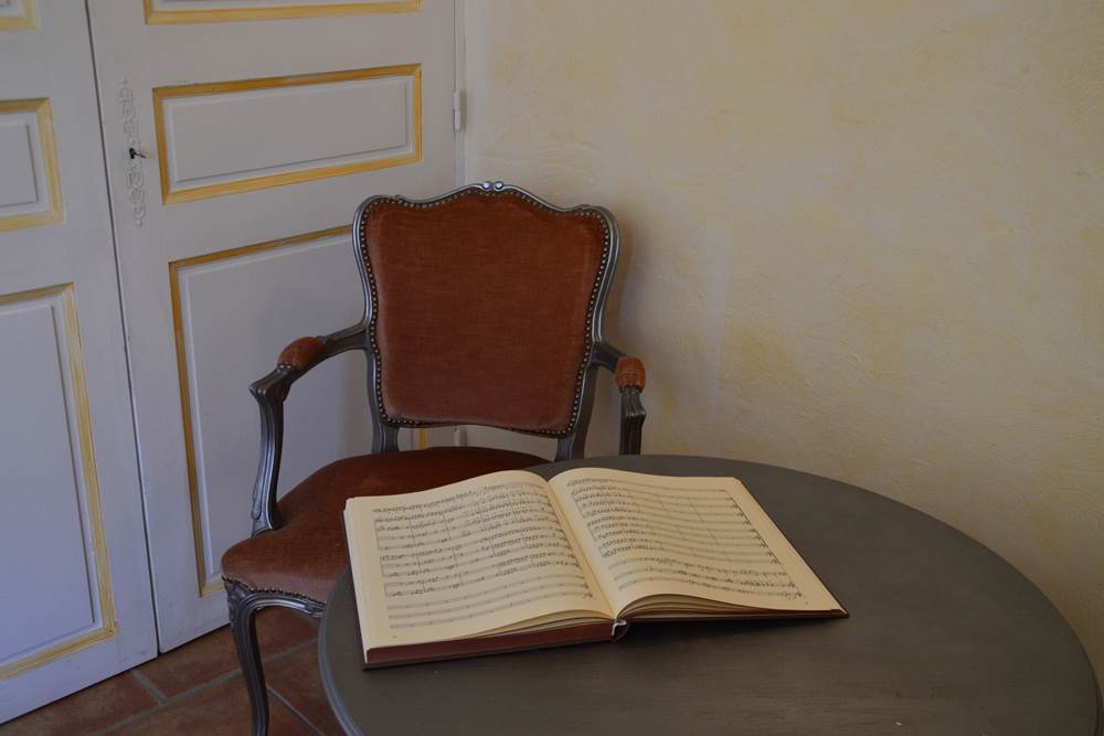Le coin lecture de la chambre Fontaine