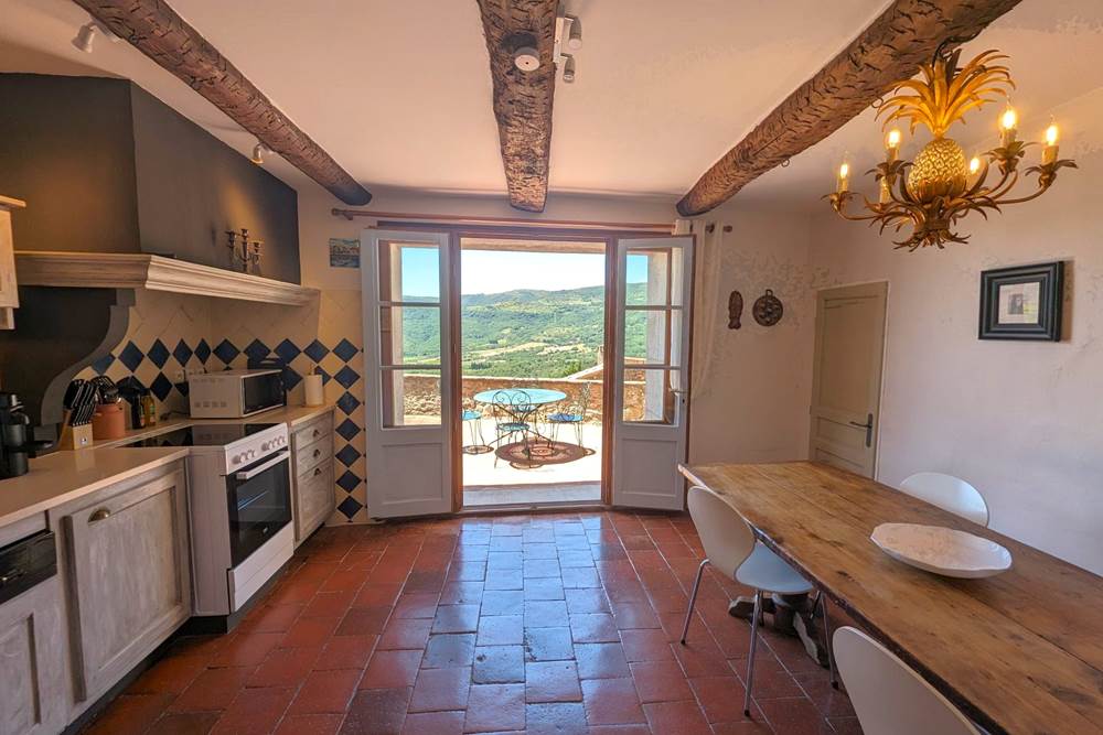 kitchen diner of La Terrasse apartment