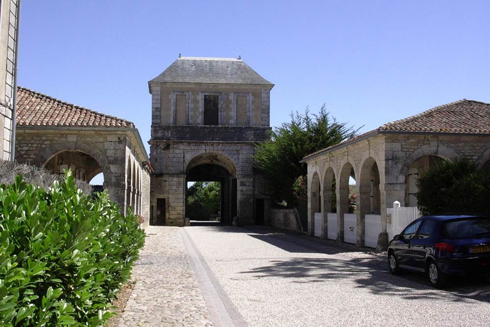 La porte Thoiras-Sortie_de_Saint-Martin_de_Re