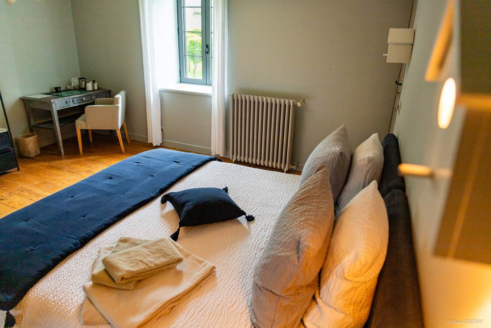 Chambre 3 vue2 BedinBellongue