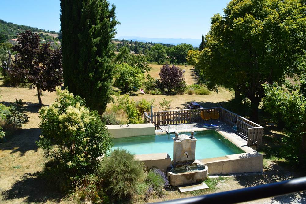 La vue sur le bassin depuis la fenêtre de la chambre Fontaine