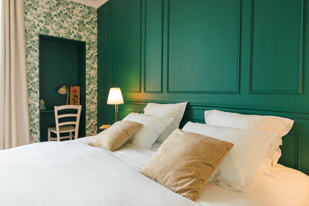 Chambre verte tête de lit gite de charme Le Quatre Feuilles proche Puy du Fou