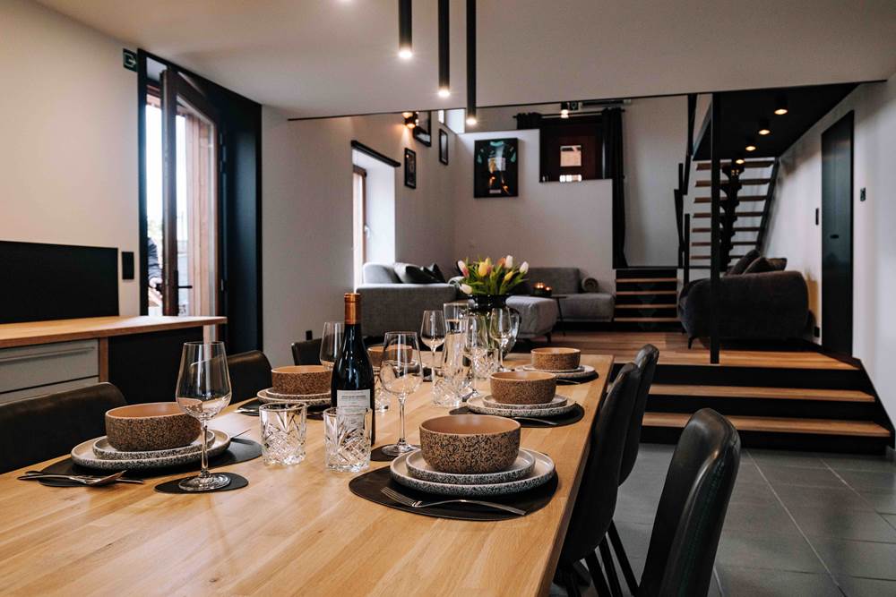 Gîte de Grise Pierre – Salle à manger et espace de vie