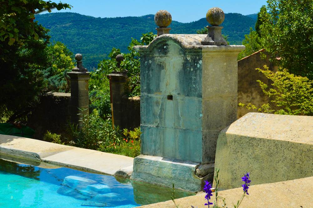 Vue du bassin de la Bastide du Claus