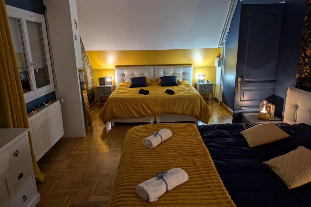 Chambre familiale gîte 14 personnes proche Lisieux