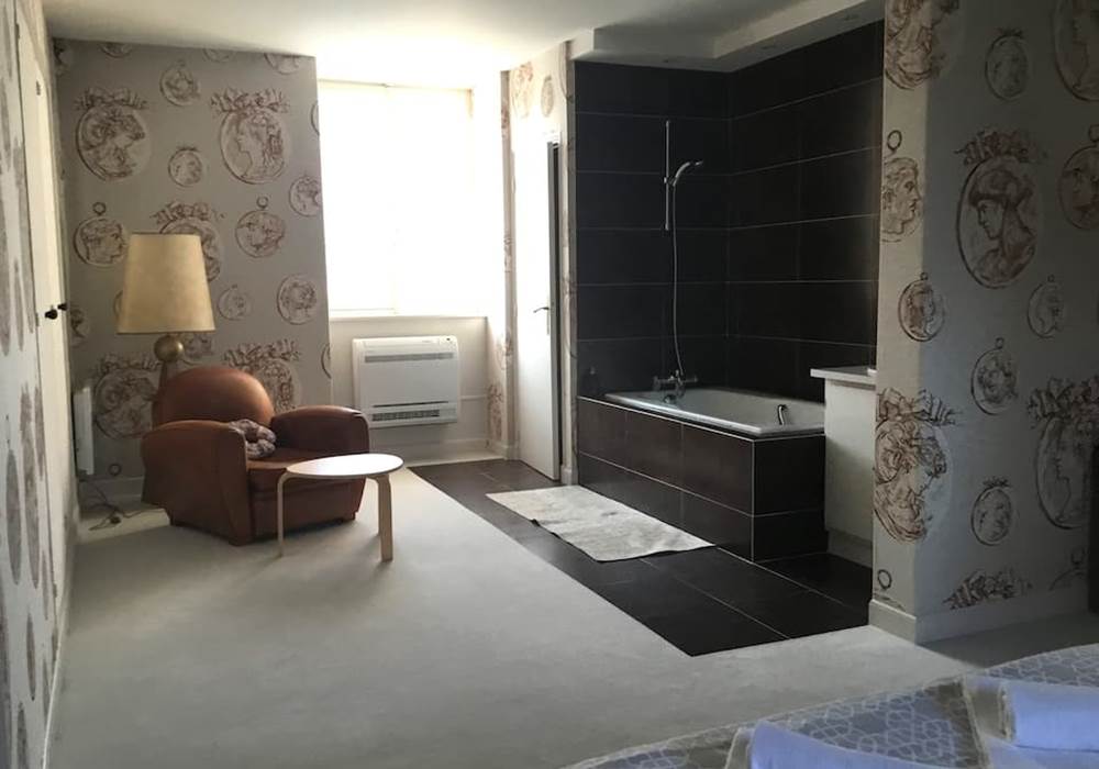 Ondine au 1er étage : suite avec baignoire 