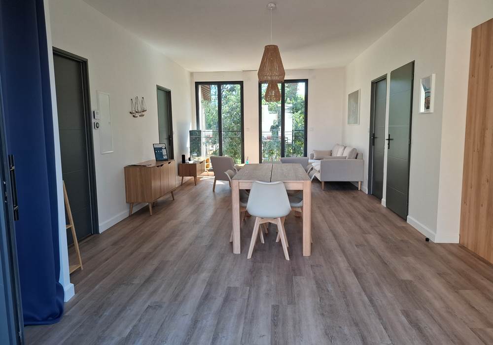 Grande pièce de vie du gîte Le Pressoir, version 2 chambres.