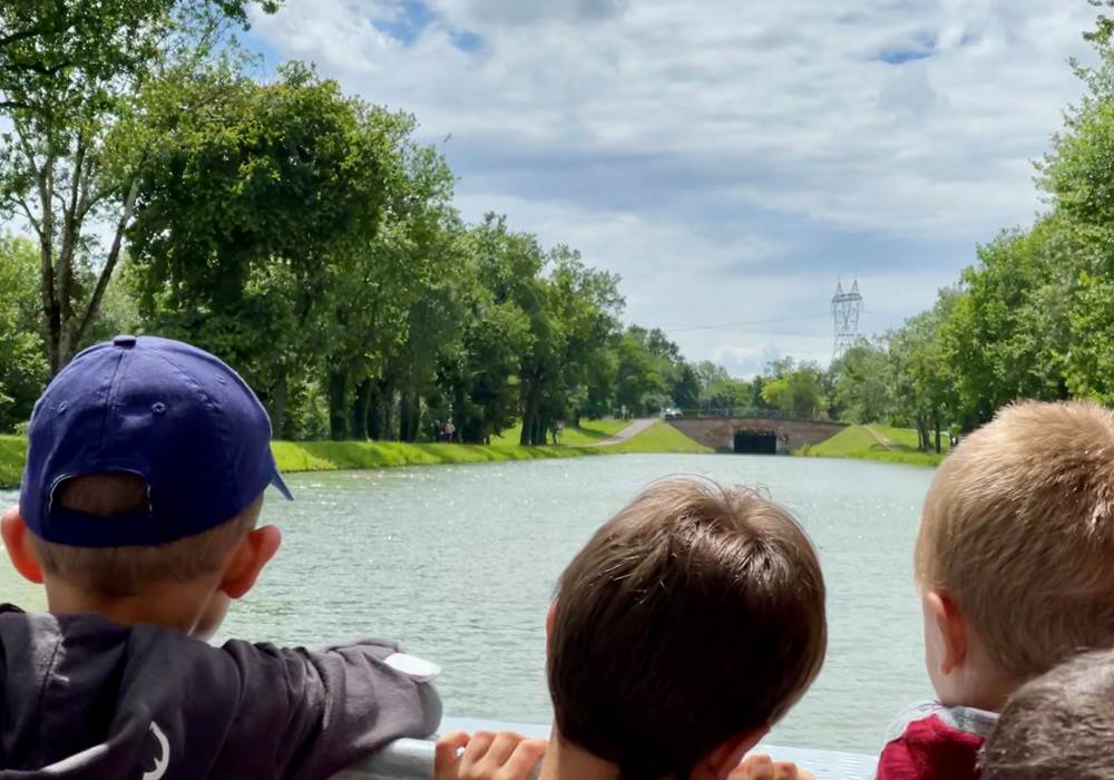 Les écoliers découvrent l'Histoire et l'environnement du Canal des Deux Mers à bord de l'Olympe