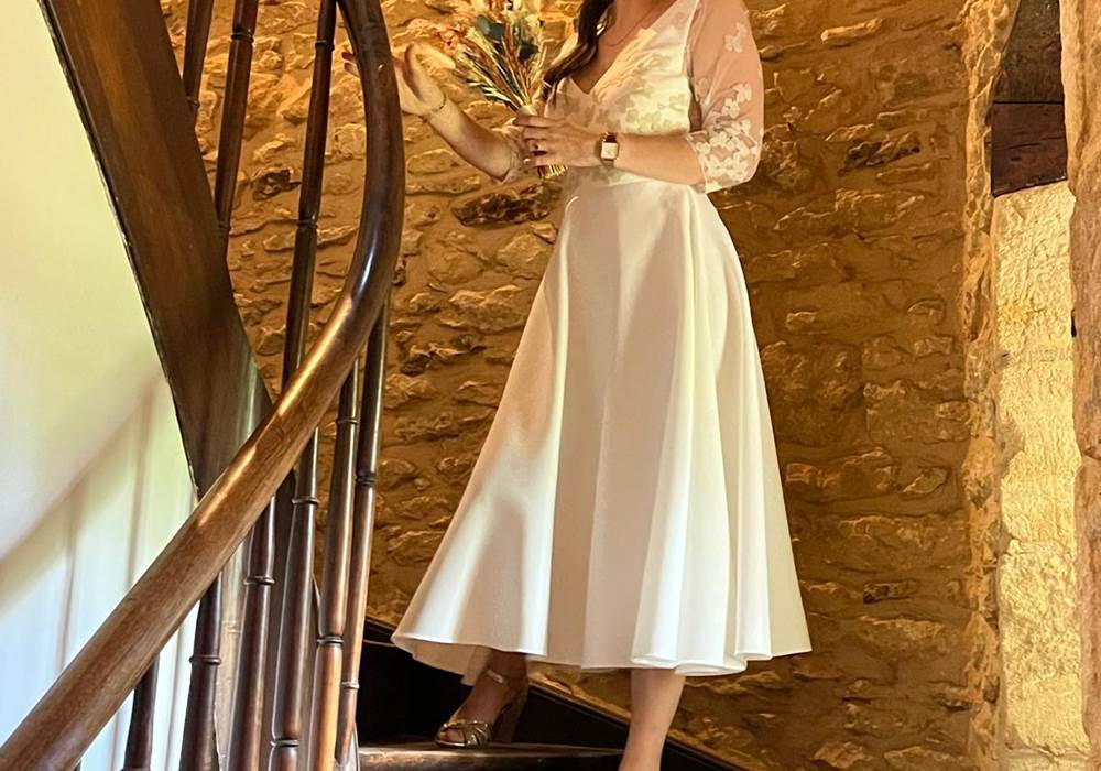 Mariée escalier en pierre Domaine Les Maurelles près de Sarlat