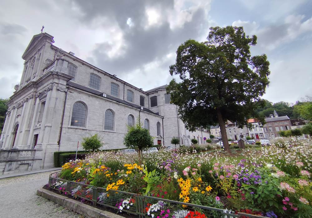 Andenne - la Collégiale Sainte Begge