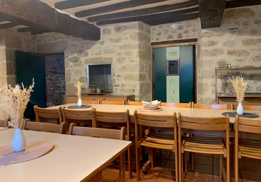 Salle de réception- entrée cuisine Grand Gîte Ty Bihui