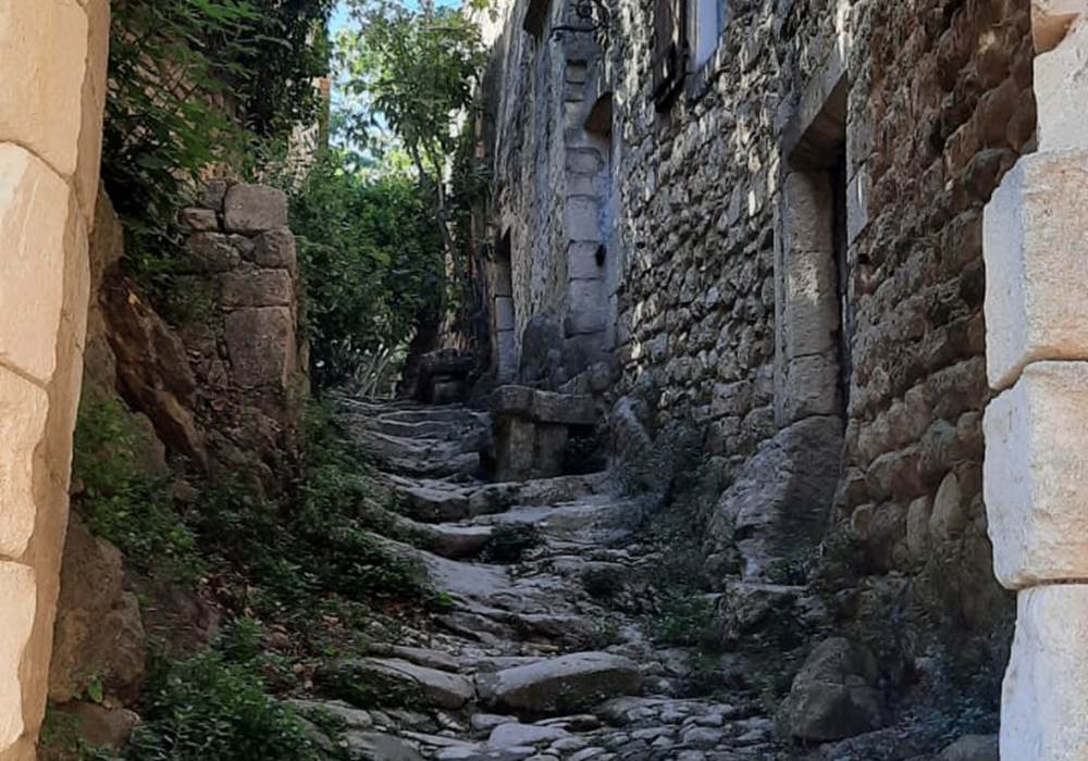Ruelle à Oppède le vieux
