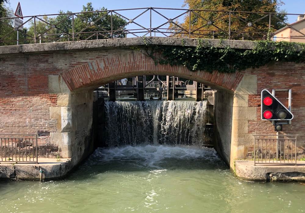 Écluse sur le Canal de Montech