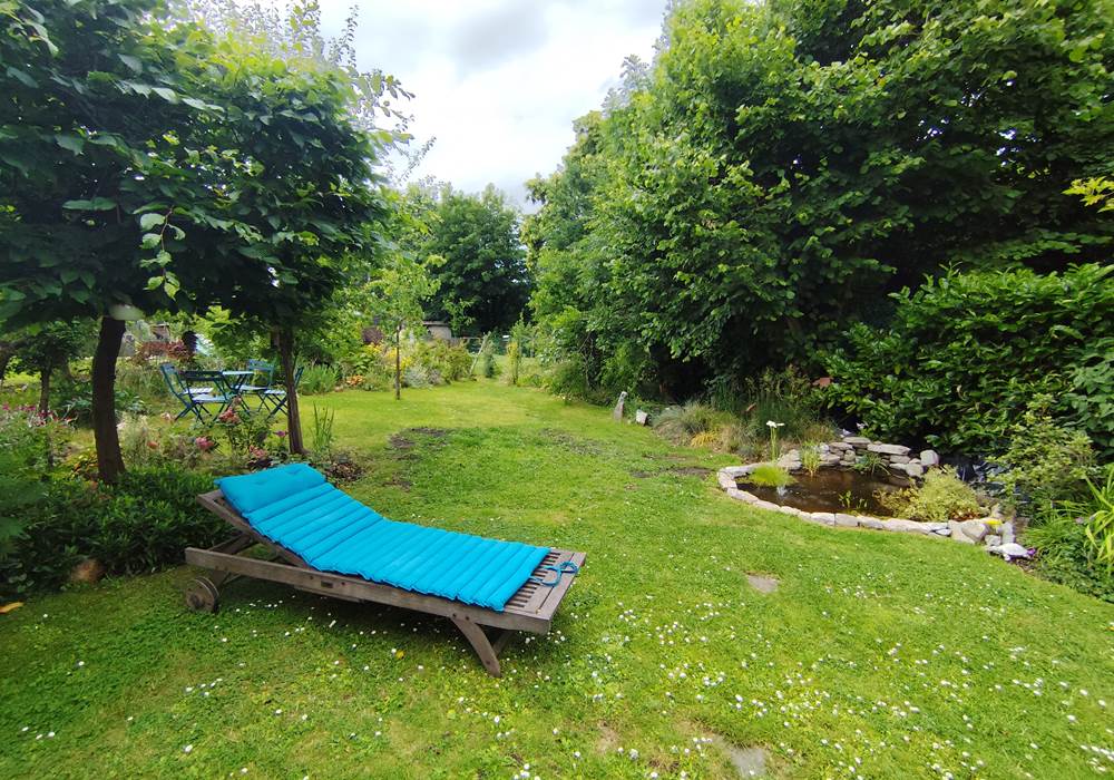 La Grange de Bonneville - repos au jardin